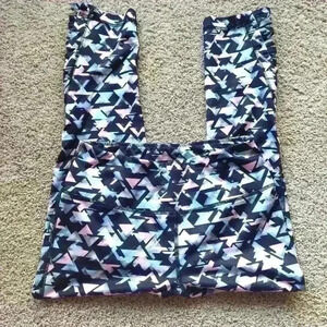 EXERTEK CAPRI LEGGINGS WITH CRISS-CROSS CALVES